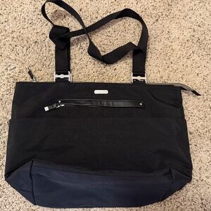 Baggallini black tote bag